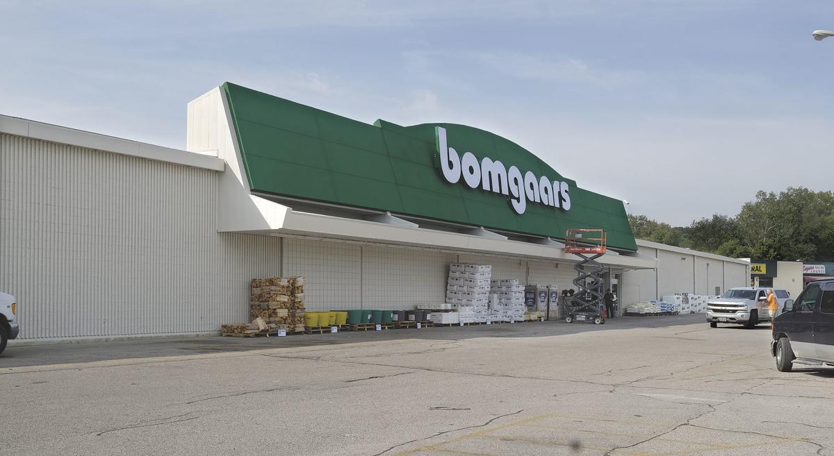 Bomgaars now open in former Kmart building