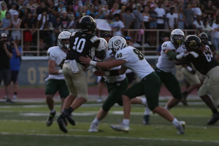 Gretna defense trio