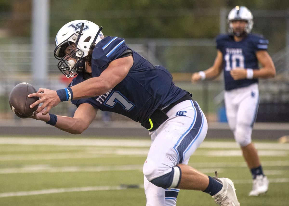 090421-cbn-spo-lcfootball-p7