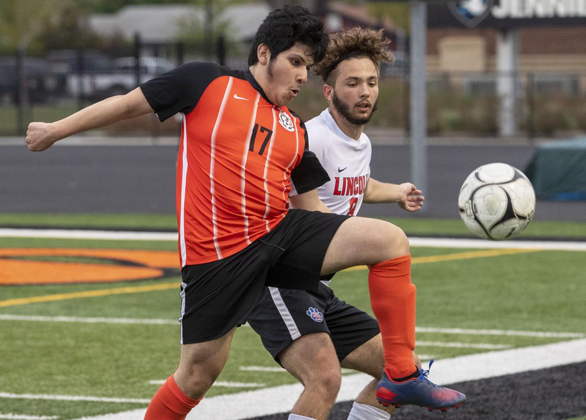 20210428_spo_alboyssoccer_4
