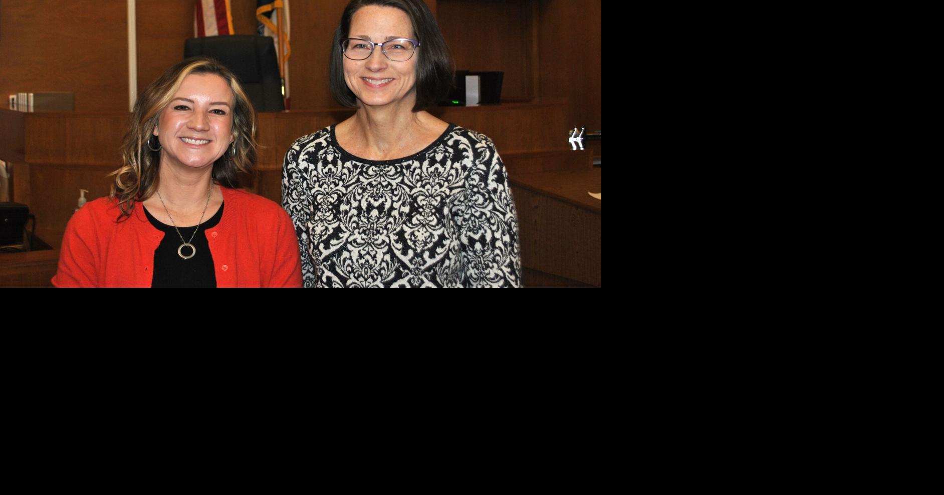 Mills County swears in new recorder, treasurer