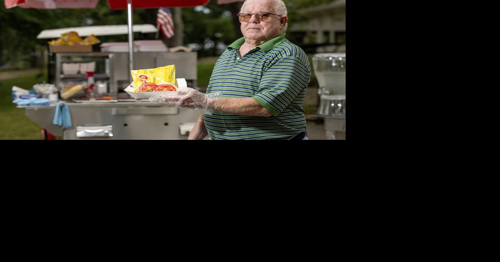 Glenwood residents get a taste of the Windy City with Chicago-style hot dogs