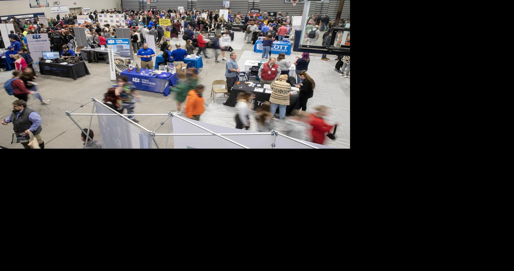 Students learn about career pathways at Lewis Central High School event