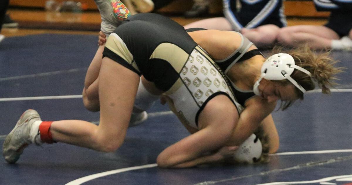 GIRLS WRESTLING Lewis Central Super Regional Team Champions Send 8 To girls-wrestling-lewis-central-super-regional-team-champions-send-8-to