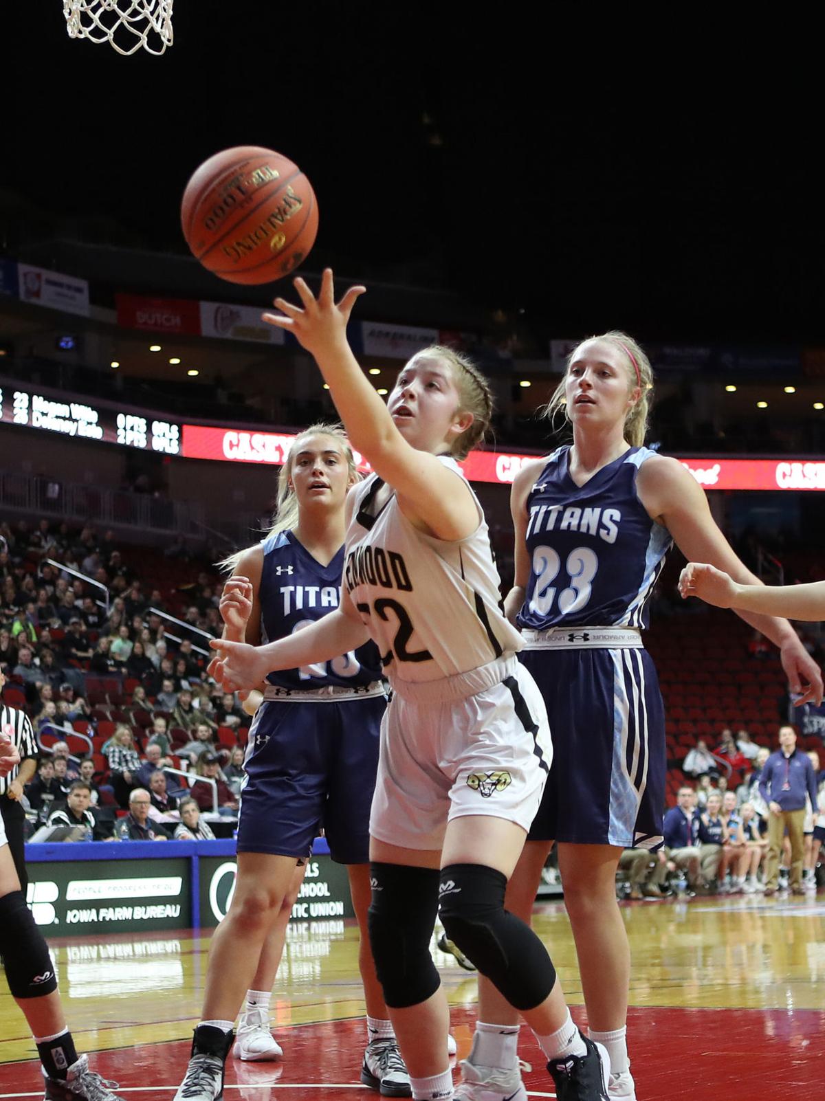 Titans Explode In Fourth Quarter To Take Down Glenwood Advance To