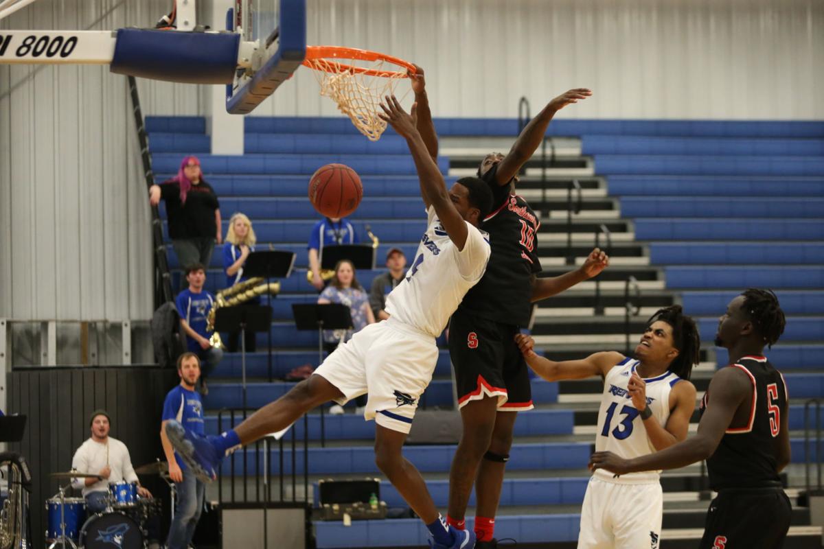 Huffman Buzzer Beating Dunk Gives Iowa Western Win Over