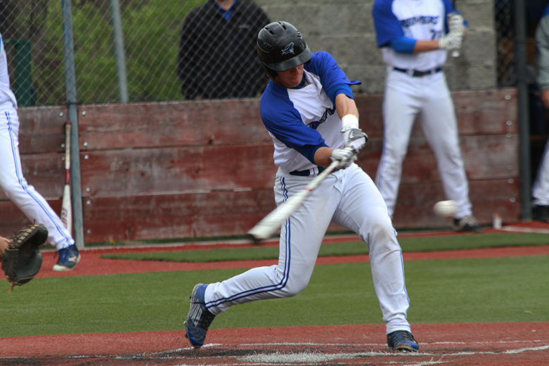 Reivers blast Muscatine in baseball | Sports | nonpareilonline.com