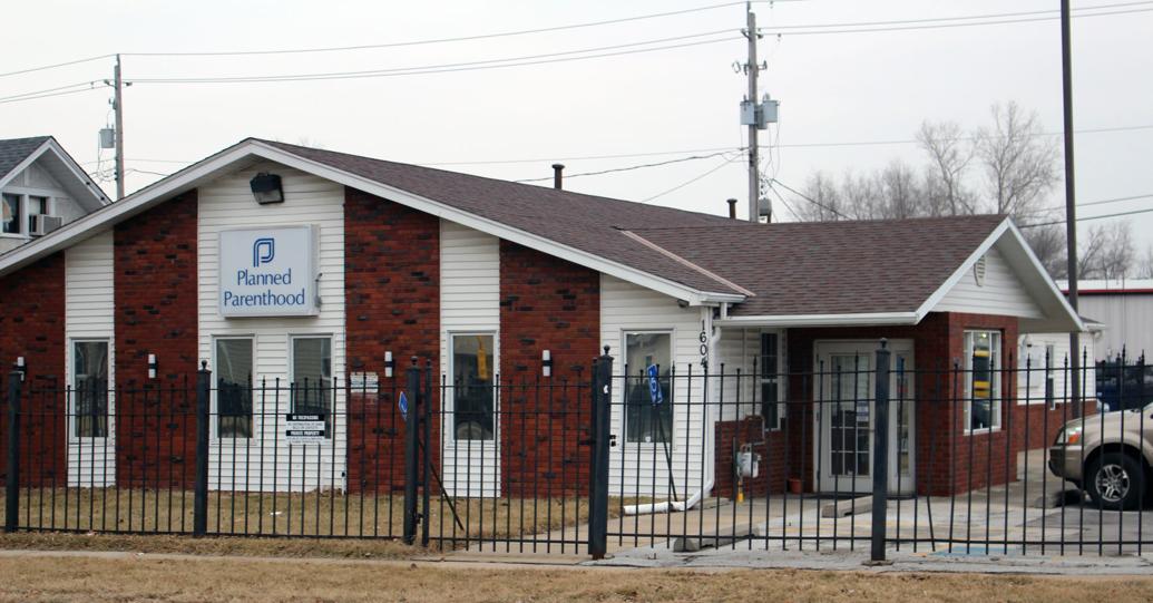 Planned Parenthood to close Council Bluffs clinic, 2 others in Iowa