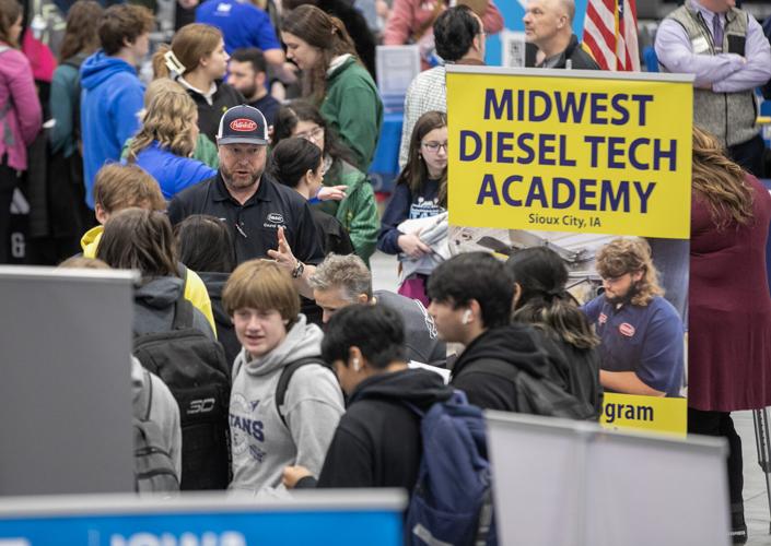 Students learn about career pathways at Lewis Central High School event