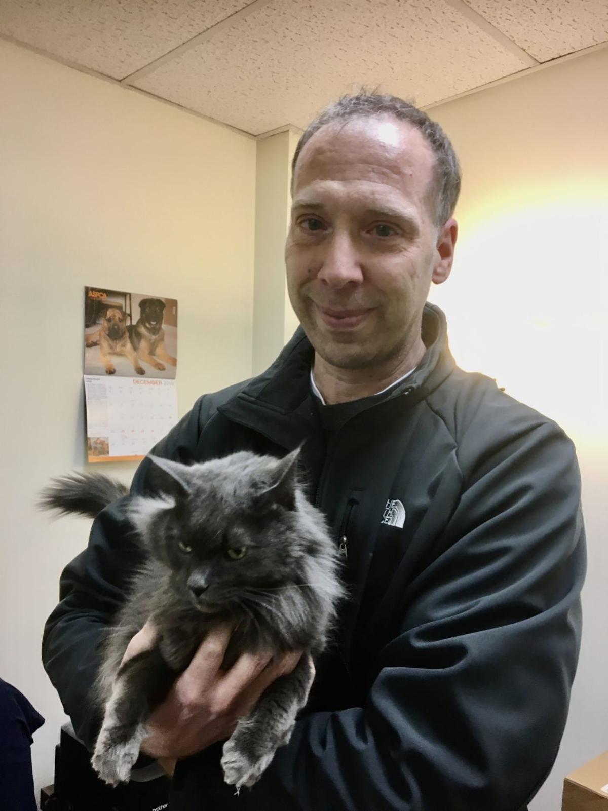 A Christmas Miracle Californian Is Reunited With Cat Lost In