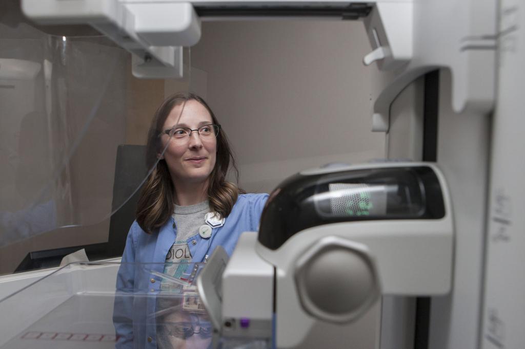 More Women Seeking Out 3 D Mammograms At Mercy Hospital Face Of The Day Nonpareilonline Com