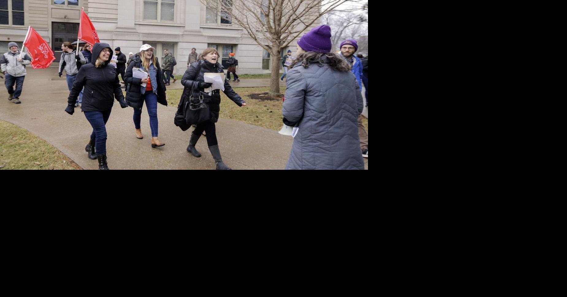 Tenure continues to slide across Iowa universities