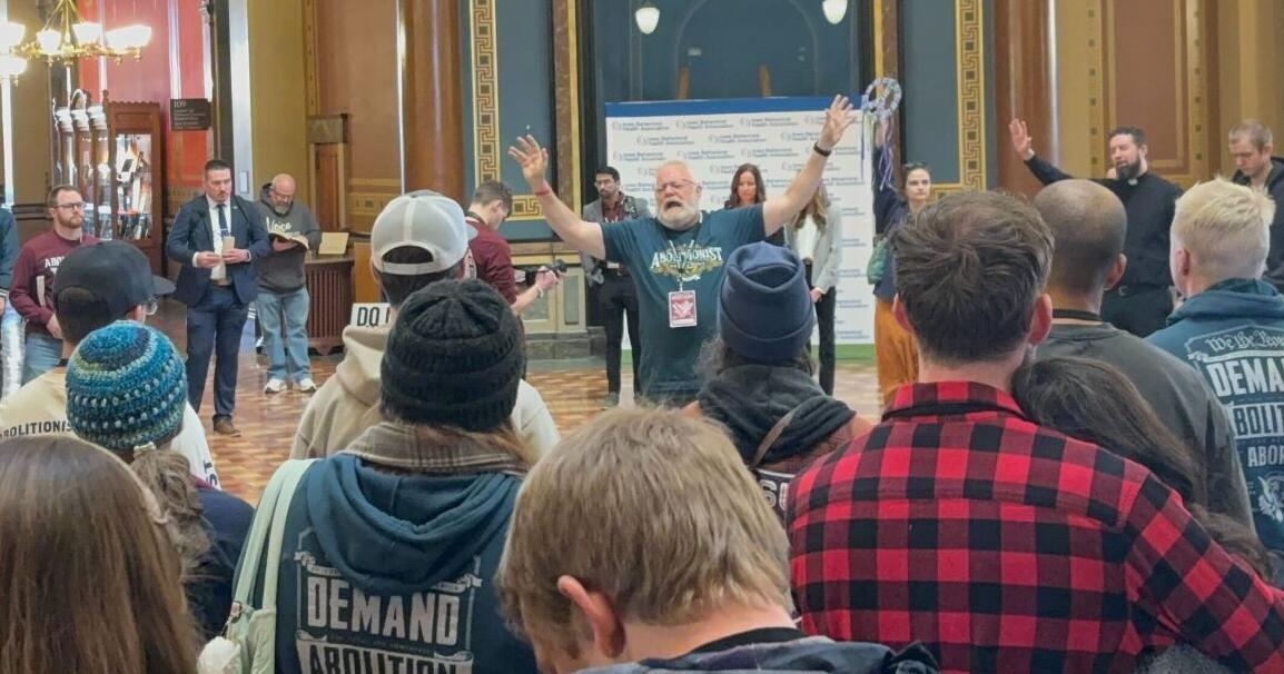 Iowa lawmakers advance bill to require in-person doctor visits for medication abortion