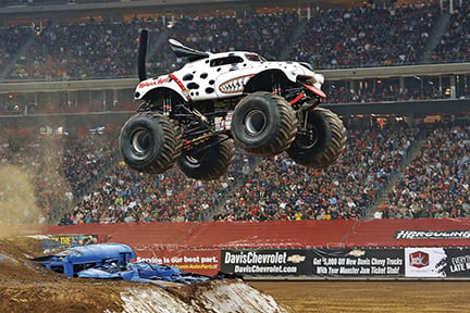 Un)serious Race series: F1 drivers race monster trucks