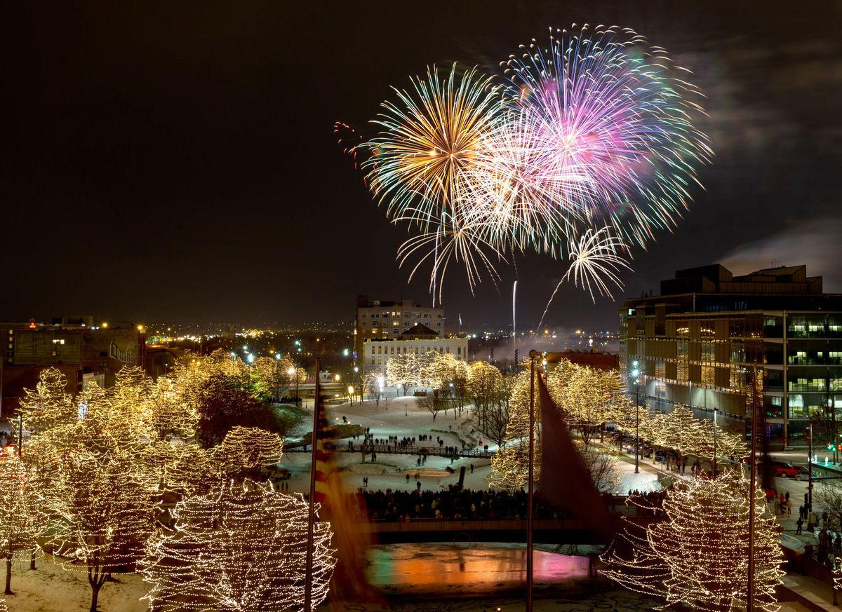 Omaha&#039;s annual downtown New Year&#039;s Eve firework show has been postponed by cold weather