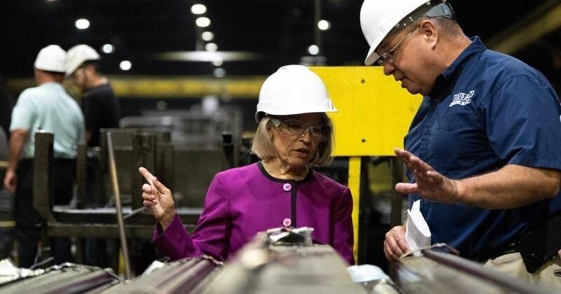 Iowa Republican candidates' tax tour collides with manufacturing job losses