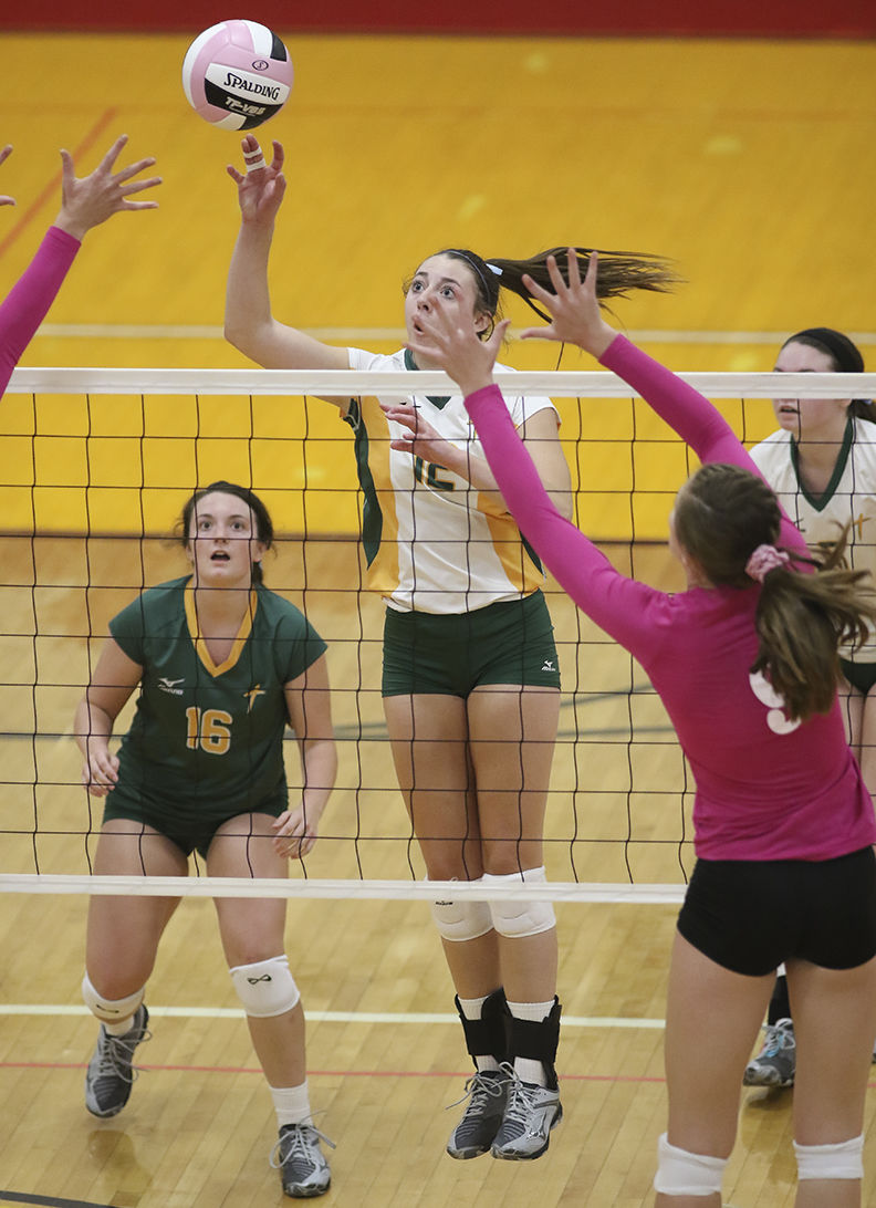 Saintes push No. 1 Kuemper before falling Sports News