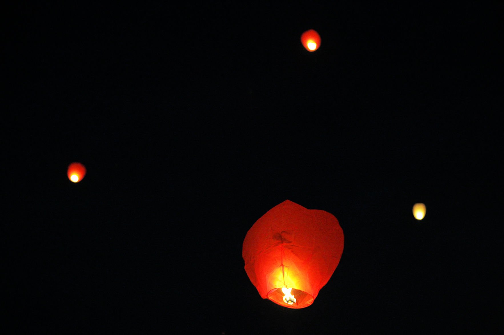 where are sky lanterns sold