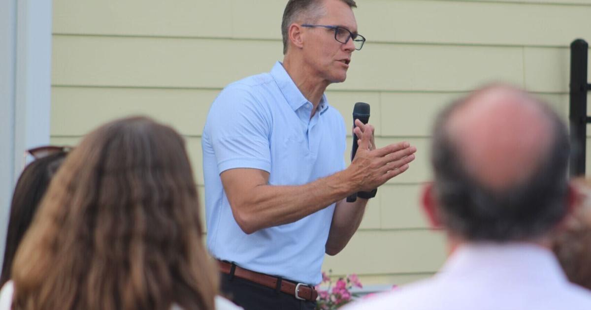 Iowa Republican brass show support for Randy Feenstra