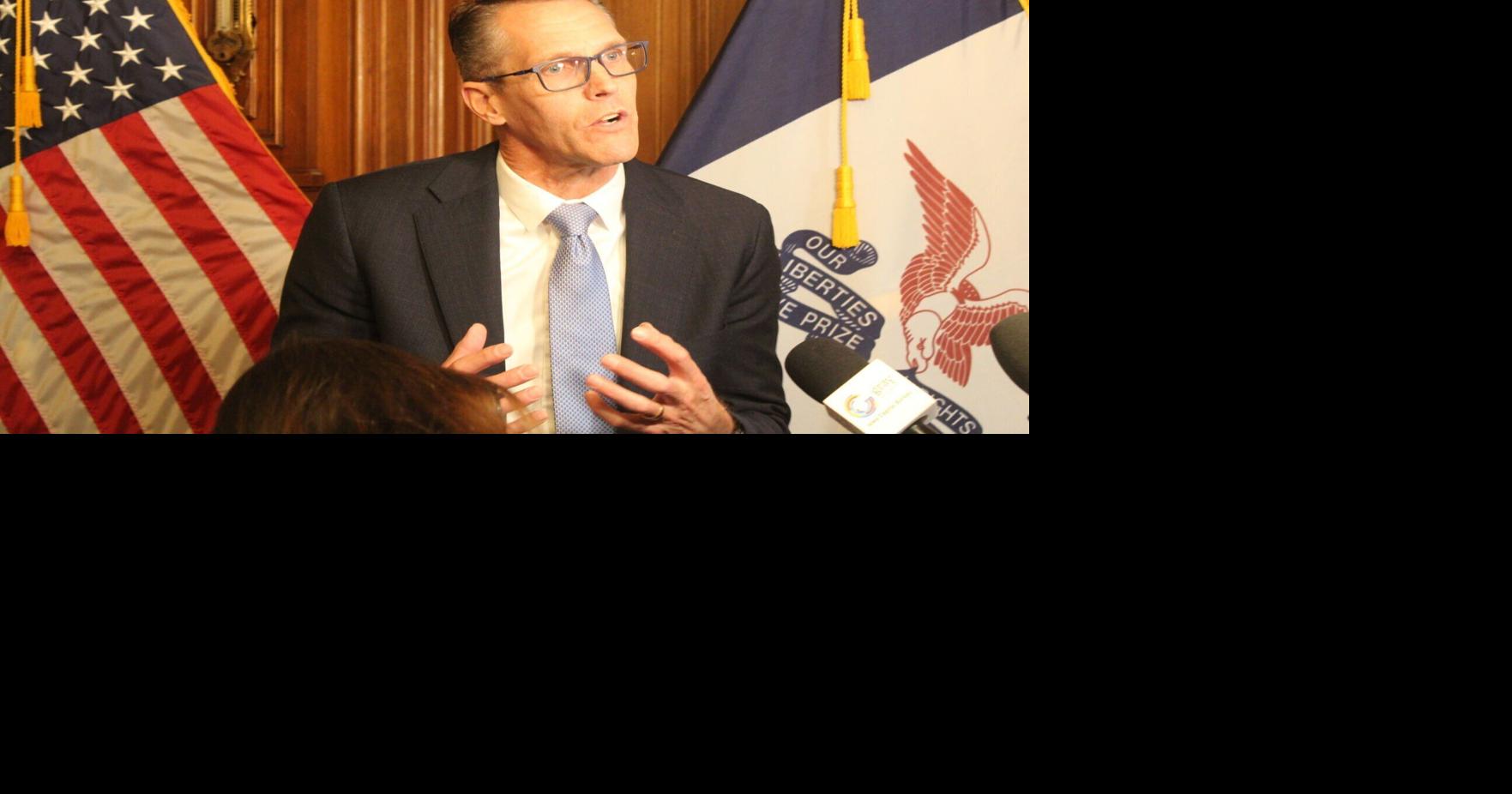 Governor candidates Randy Feenstra, Rob Sand submit signatures, talk goals