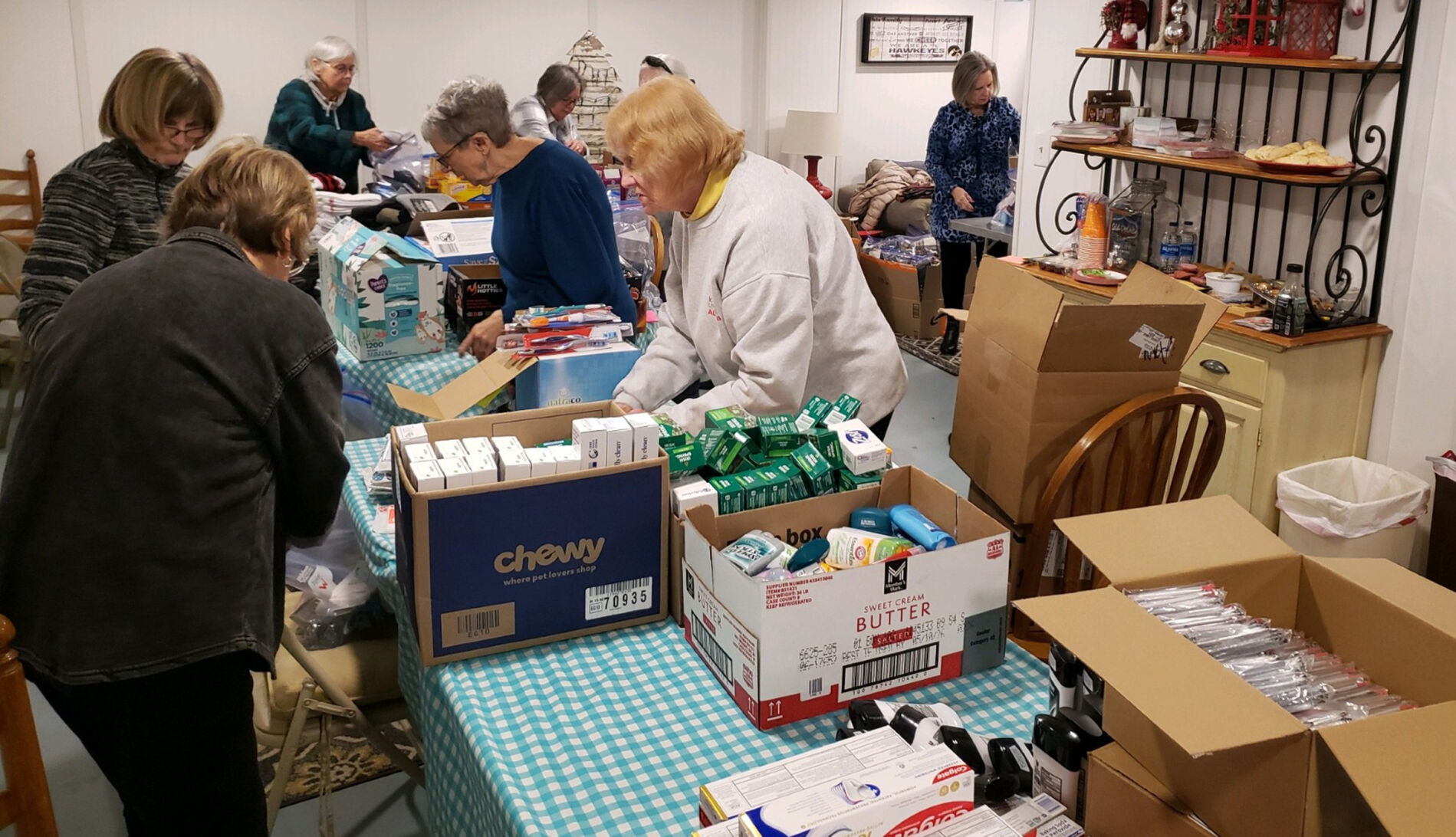 Democrats prepare care packages for homeless individuals