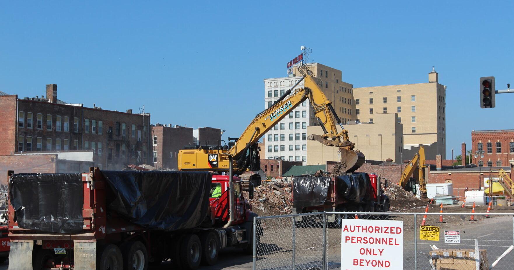 Lawyers consider class action in Davenport building collapse; city releases investigator contracts - Vimarsana News