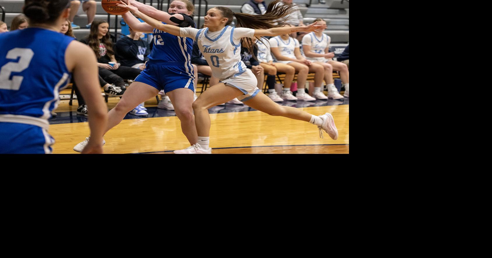 Watch highlights from Lewis Central's regional quarterfinal win over Perry