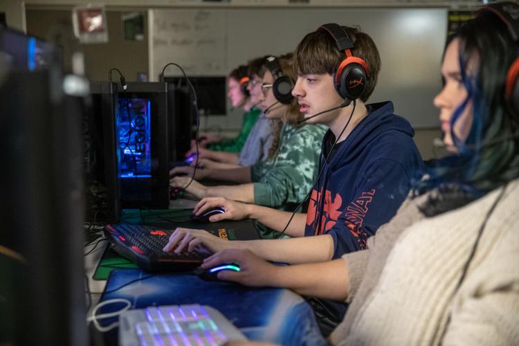 041223-sni-news-gb-esports-p3