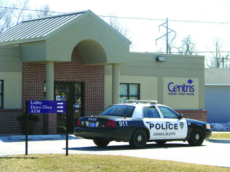Suspect Sought In Council Bluffs Centris Federal Credit Union Robbery Local News Nonpareilonline Com