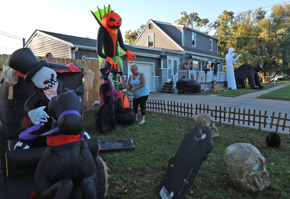 Thieves Steal Halloween Decor From Bluffs Yard Bring Me Back My