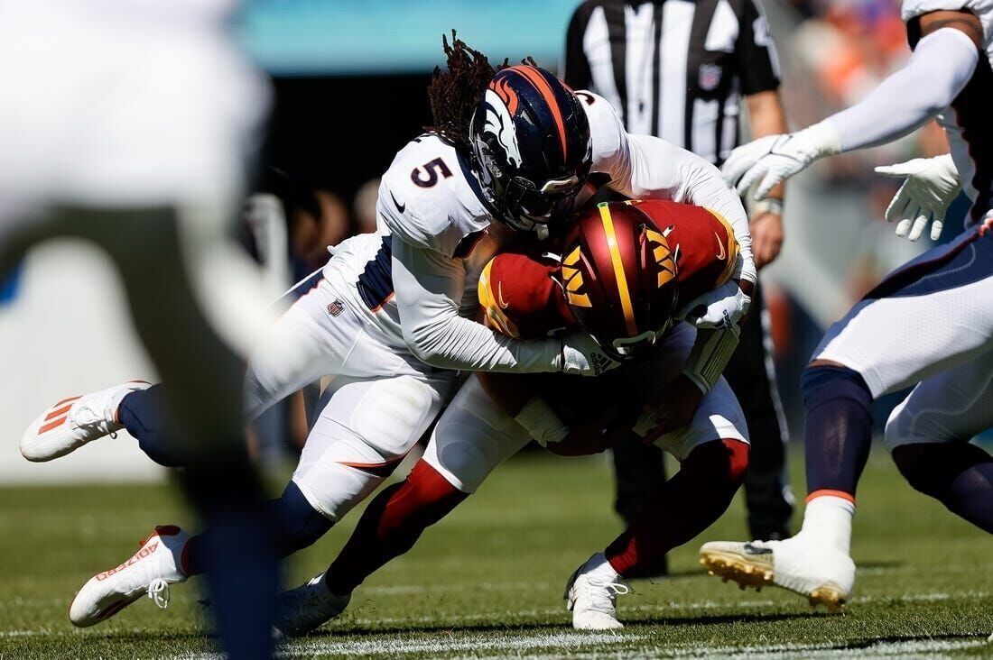 Eagles break out new uniform combination for Broncos game - Bleeding Green  Nation