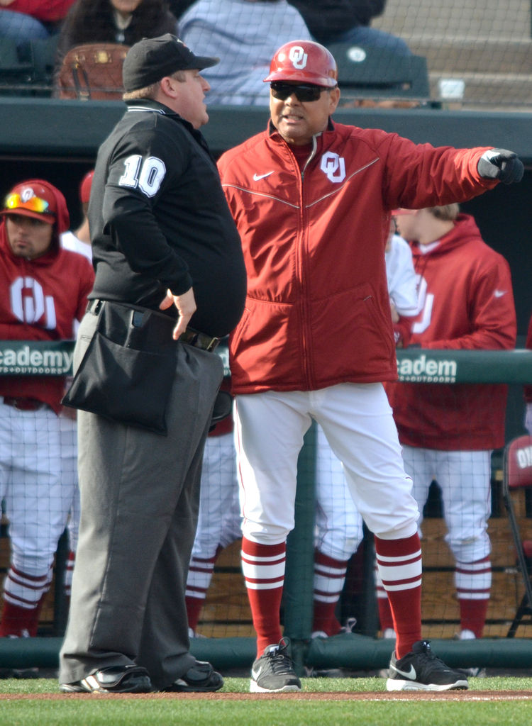 Auburn hires Oklahoma's Sunny Golloway as baseball coach