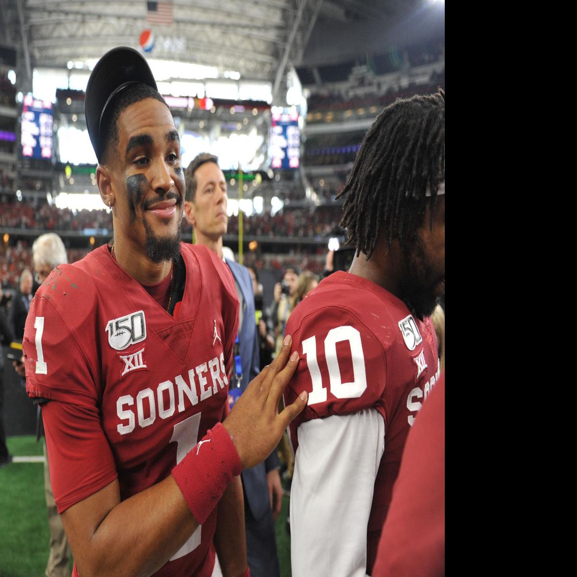 Eagles QB Jalen Hurts graduates with master's degree from Oklahoma