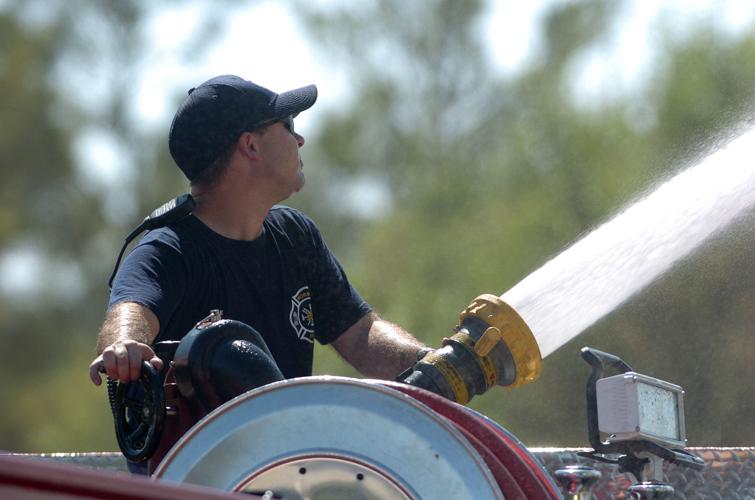 Fire at Norman apartment complex continues to burn | | normantranscript.com