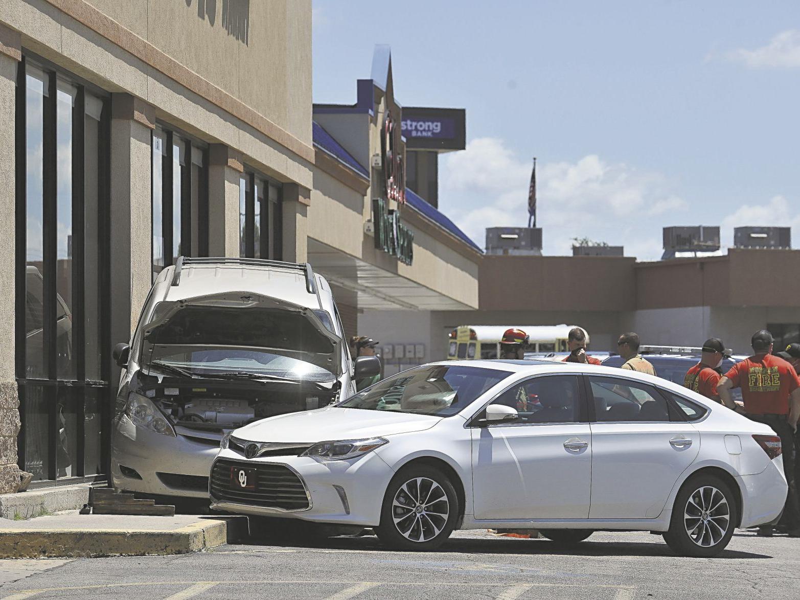 No Injuries In Car Accident At Norman Sprouts News Normantranscript Com No Injuries In Car Accident At Norman Sprouts News Normantranscript Com