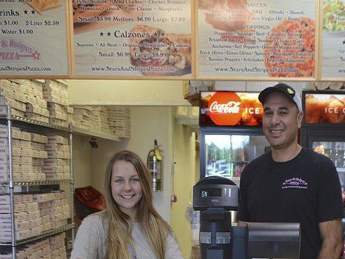 Stars Stripes Pizza Gourmet Pies At A Working Person S Price Business Normantranscript Com