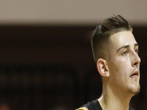 Ou Men S Basketball Notepad Wichita State S Erik Stevenson Gets