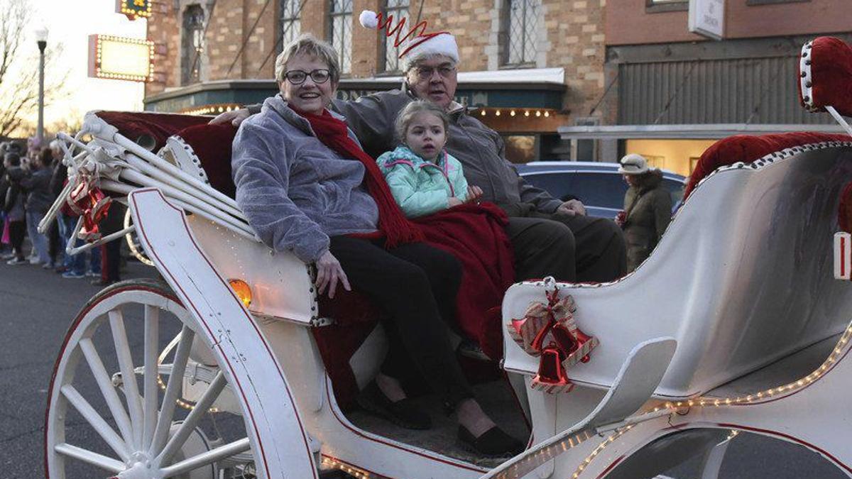 Norman Christmas Holiday Parade Set Saturday News Normantranscript Com Norman Christmas Parade 2021