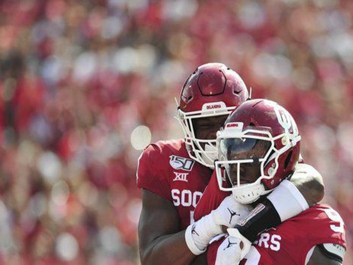 Ou Football Kenneth Murray Is Oklahoma S Defensive Foundation For