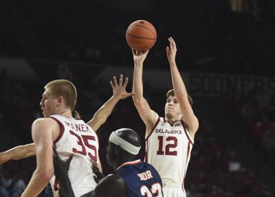 Ou Men S Basketball Learning On The Fly Oklahoma Takes Season