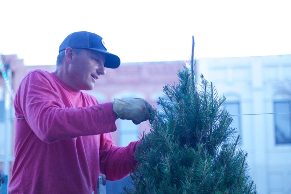 Deck The Streets Netflix Chooses Norman For Christmas Light Display News Normantranscript Com