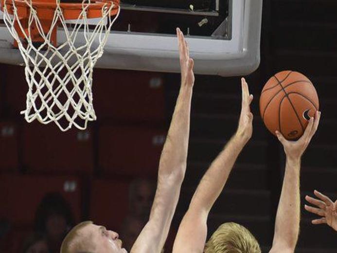 Ou Men S Basketball Manek Brothers Reunite In Sooners Exhibition