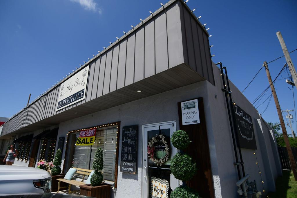 Two Hip Chicks Marketplace closing after 11 years on Flood ...