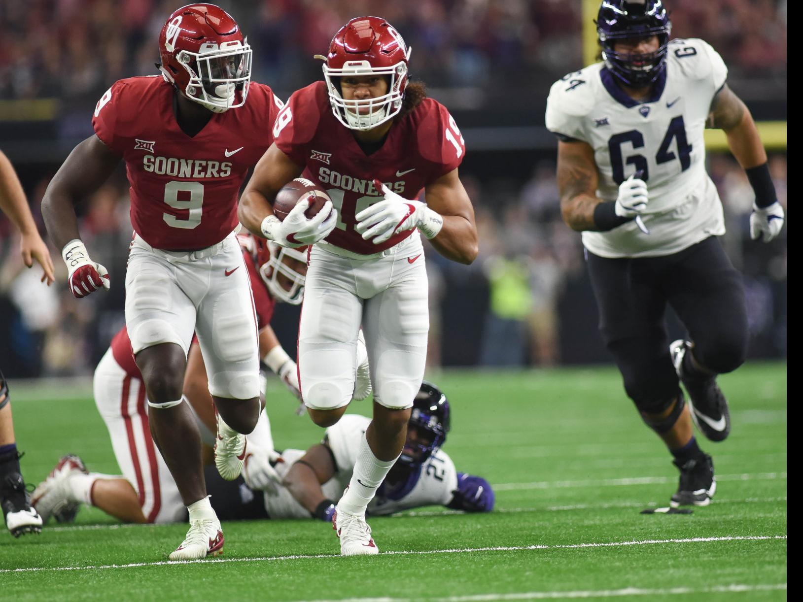 Ou Football Oklahoma Linebacker Caleb Kelly Ahead Of Schedule