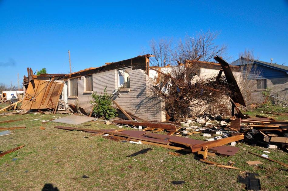 Advanced warnings questioned after tornado Oklahoma