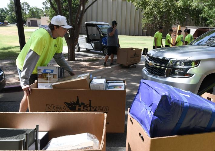 SOONER SENDOFF OU families say goodbye to freshmen News