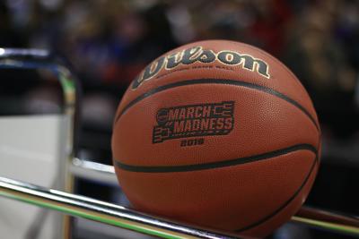 Big 12 Limits Fan Access To Men S Women S Basketball Tournaments