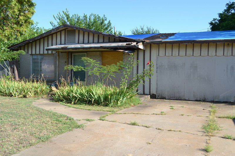 Owner receives 30 days to improve condemned house Government