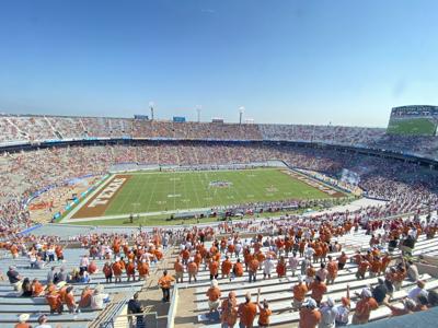 Ou Football Notepad Sooners Longhorns Play One Of Their Best In Front Of Sparse Crowd Oklahoma Normantranscript Com