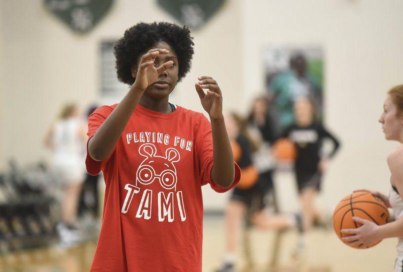High School Basketball Norman North Girls Pay Tribute To Tami